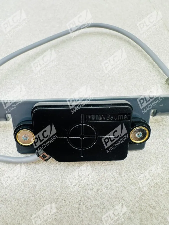 Датчик приближения Baumer 11087333 CZ 2135 Capacitive Proximity Sensor — фото лота 1