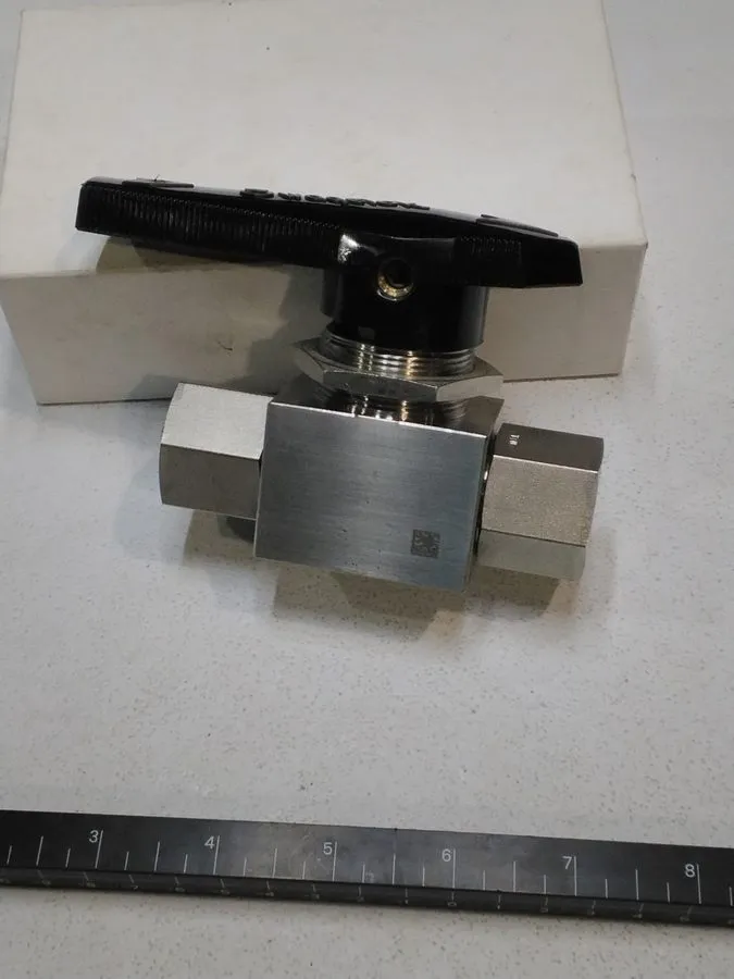 Клапан Swagelok SS-AFSF8 Stainless Steel Manual Ball Valve, 6000 psig, Fuel