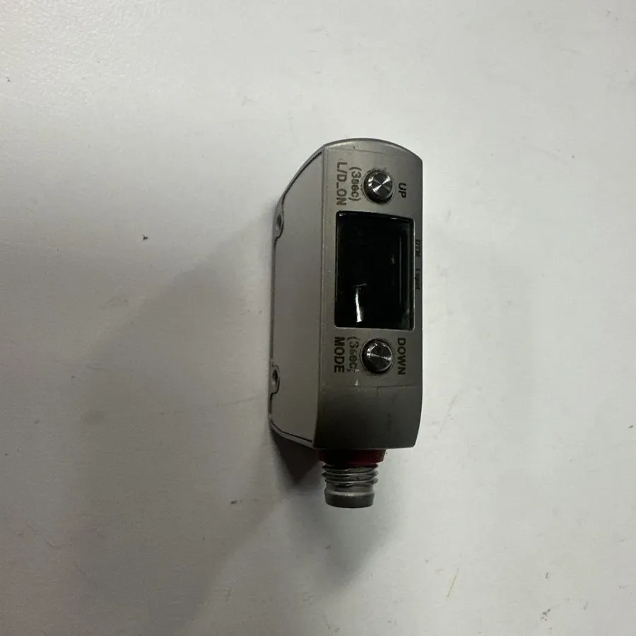 Датчик KEYENCE LR-ZB250CP LASER SENSOR 10-30VDC