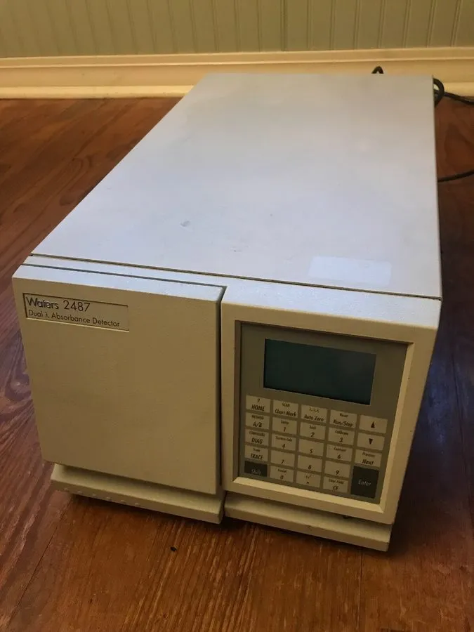Хроматограф Waters 2487 Dual Wavelength Absorbance Detector UV/Vis HPLC WAT08111