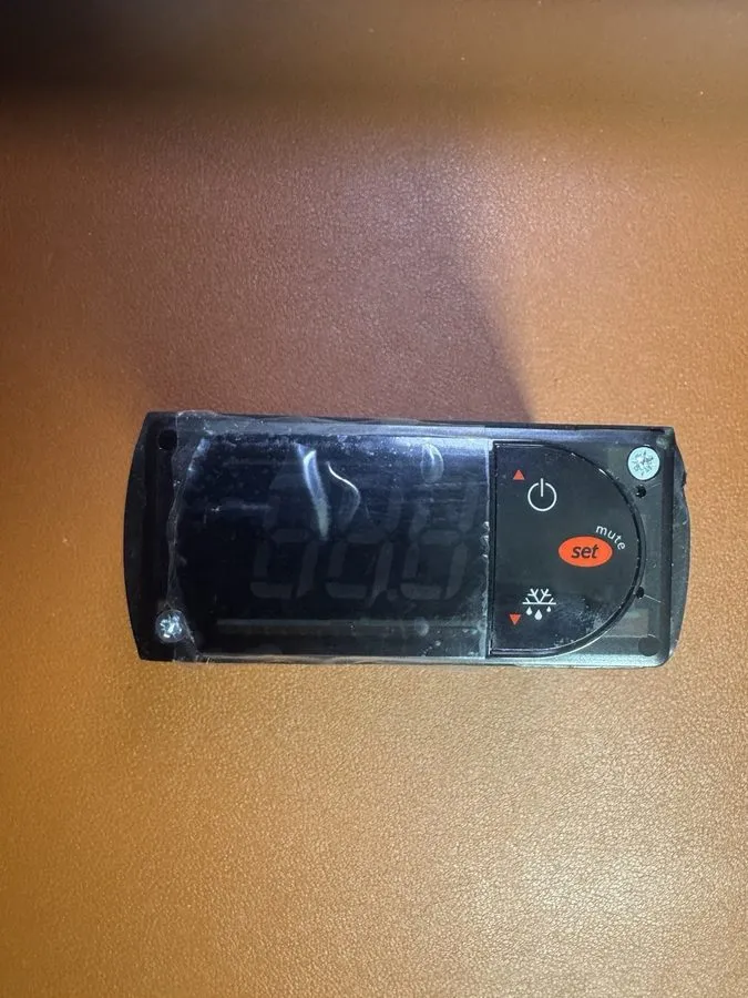 Датчик температуры Carel PZGXC0E112K Digital Temperature Controller 115V PYGXZ05 — фото лота 1