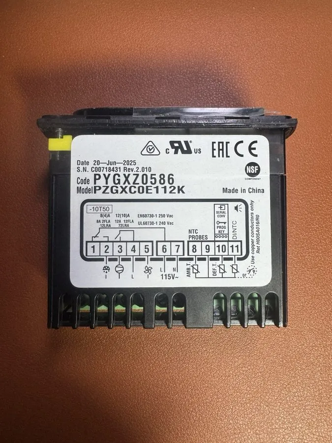 Датчик температуры Carel PZGXC0E112K Digital Temperature Controller 115V PYGXZ05 — фото лота 2