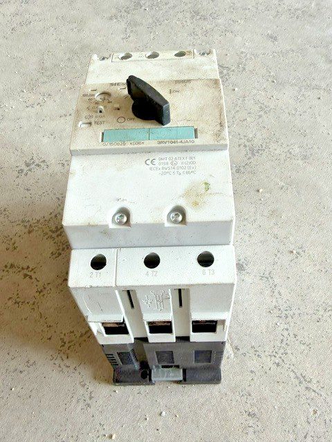 Автоматический выключатель Siemens 3RV1041-4JA10 45-63A Motor Protection Circuit — фото лота 3