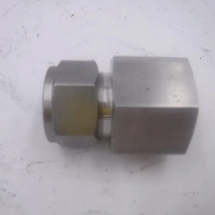 Фитинг Swagelok SS-22M0-7-12RP Stainless Steel Swagelok Tube Fitting FNSP