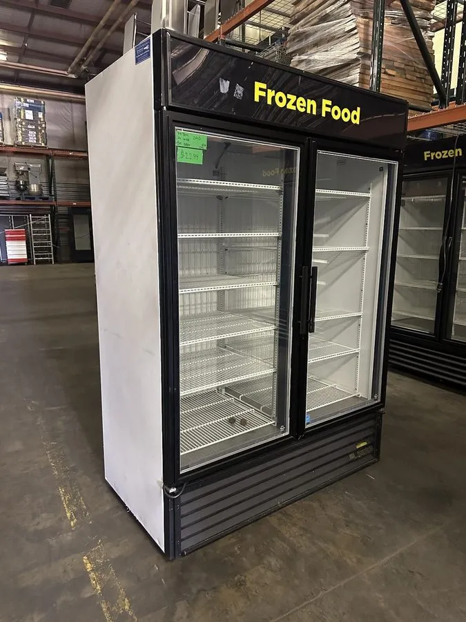 Морозильный шкаф True GDM-49F 54" Double Door Reach in Display Freezer Manufactu