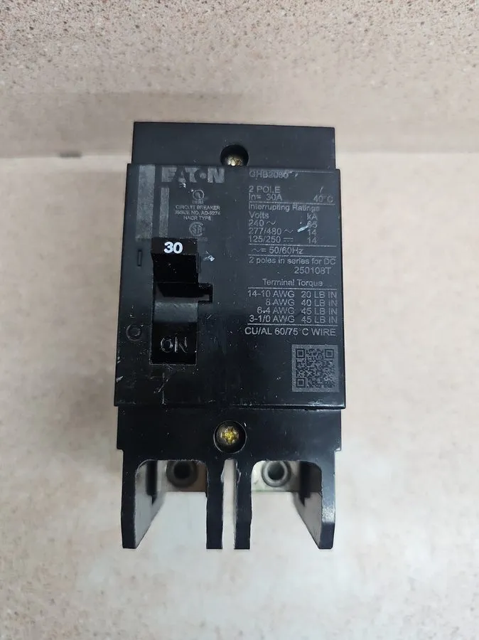 Автоматический выключатель Westinghouse GHB2030 2 Pole 30 Amp 277/480V Bolt on C