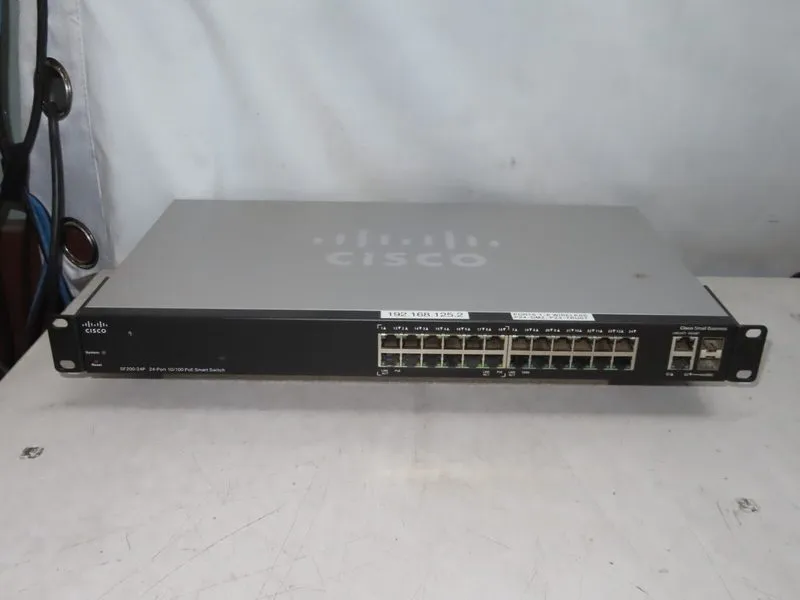 Коммутатор Cisco SF200-24P 24-Port 10/100 PoE Smart Managed Rackmount Switch — фото лота 1