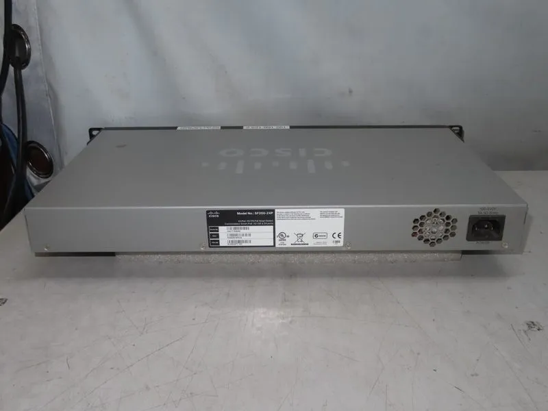 Коммутатор Cisco SF200-24P 24-Port 10/100 PoE Smart Managed Rackmount Switch — фото лота 2
