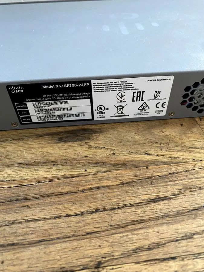 Коммутатор Cisco SF300-24PP 24-port Managed PoE+ Switch (no rackmount brackets)