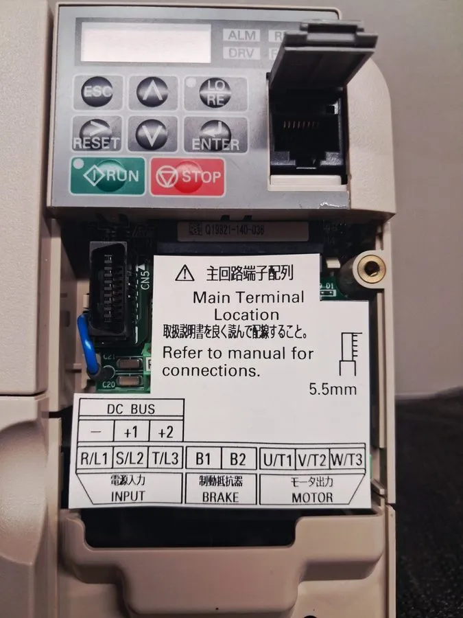 Частотный преобразователь New/ ! YASKAWA V1000 CIMR-VU4A0005FAA