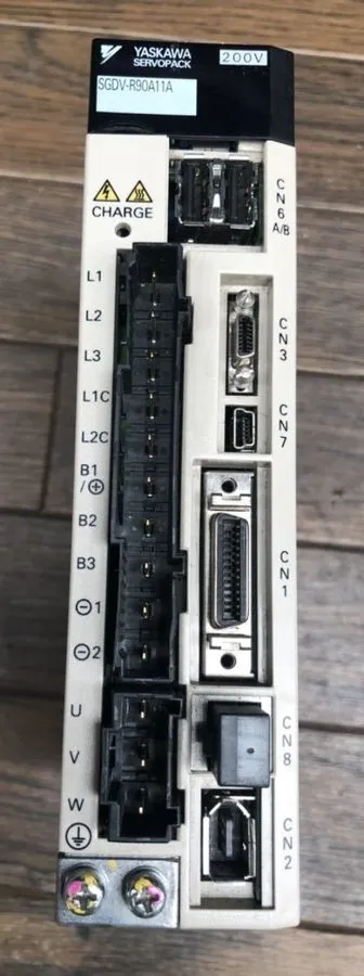 Сервопривод YASKAWA SGDV-R90A11A Servo Drive