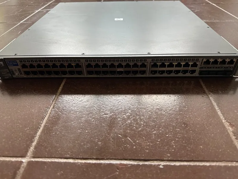 Коммутатор HP ProCurve 48 Port Network Switch J4904A 1U 10/100/1000Mbps 4x SFP