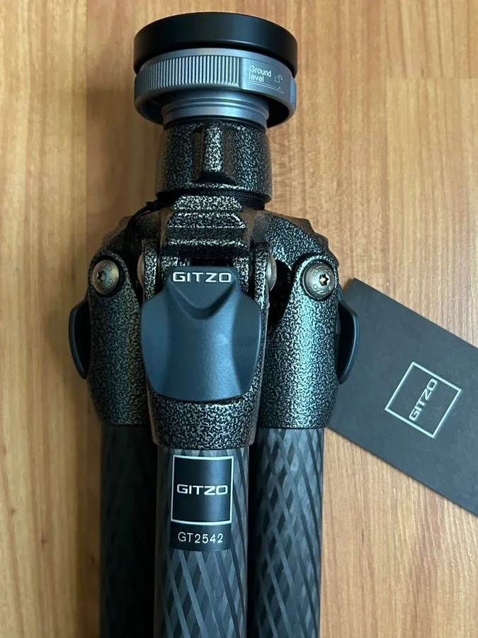Оборудование видеонаблюдения Gitzo GT2542 Mountaineer Series 2 Carbon Fiber Trip