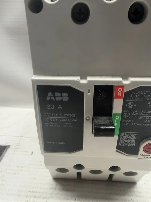 Автоматический выключатель GE TEYH3030B 30A 3-Pole 480V Molded Case Circuit Brea