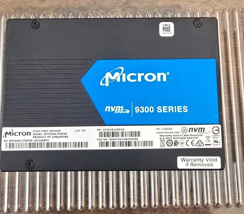 SSD-накопитель MTFDHAL3T8TDP Micron 9300 PRO 3.84TB PCI-E 3.0 x4 NVMe 2.5" TLC S — фото лота 1
