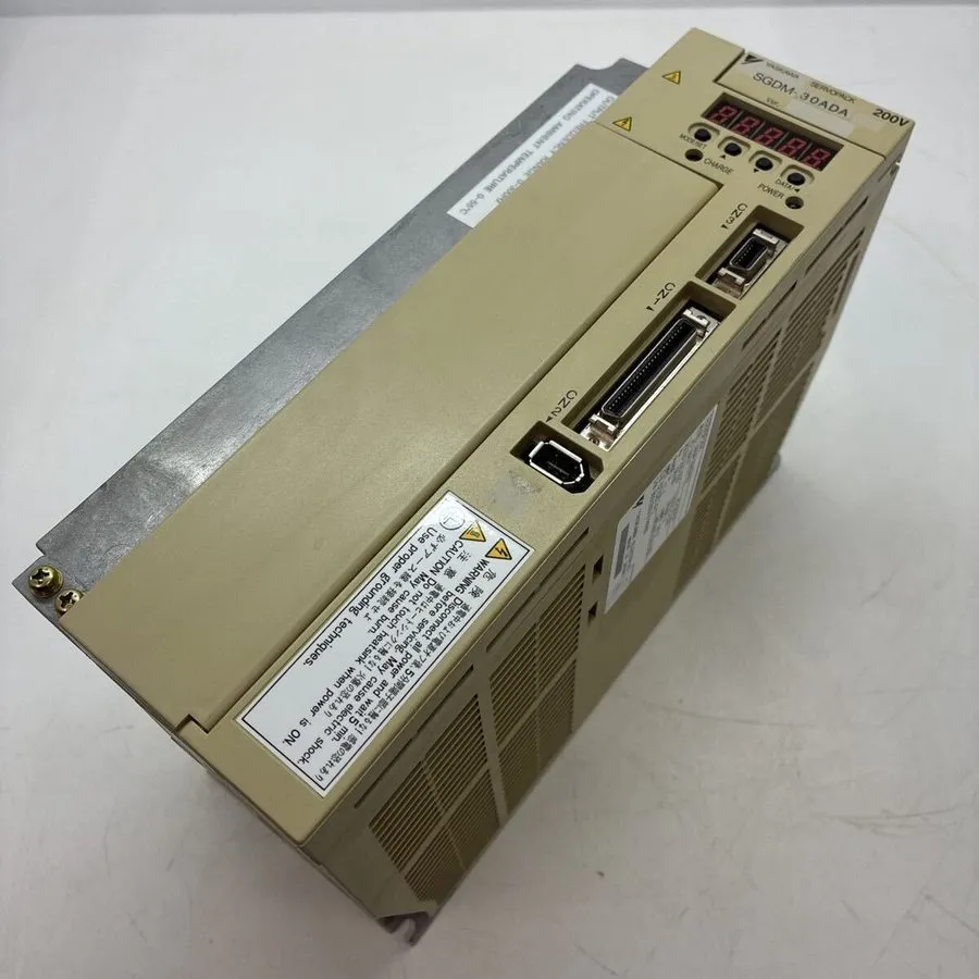 Сервопривод YASKAWA SGDM-30ADA Servopack Servo Drive 3 KW — фото лота 1