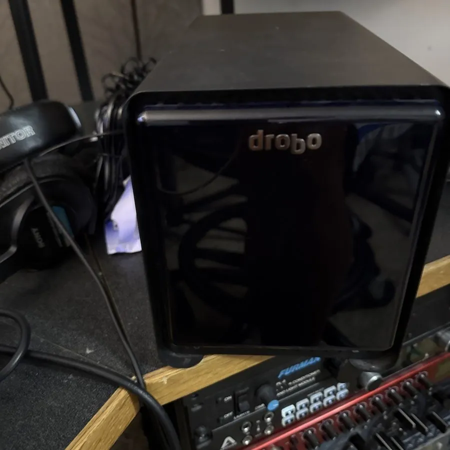 СХД DROBO 5D EXTERNAL STORAGE ARRAY DRDR5-A 5-BAY SATA DIRECT CONNECT PART T5-A6