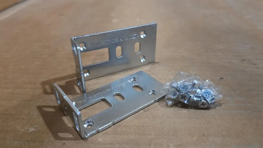 Комплект крепления CISCO C8200-RM-19-1R Rack Mount Kit