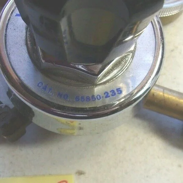 Трубопроводная арматура VWR SCIENTIFIC HEAVY DUTY SINGLE GAS REGULATOR GAGE GAUG