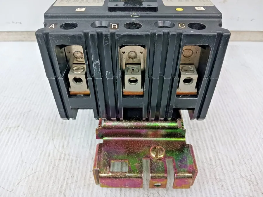 Автоматический выключатель Square D FA34030 Circuit Breaker 30A 3 Pole 480V 3P 3