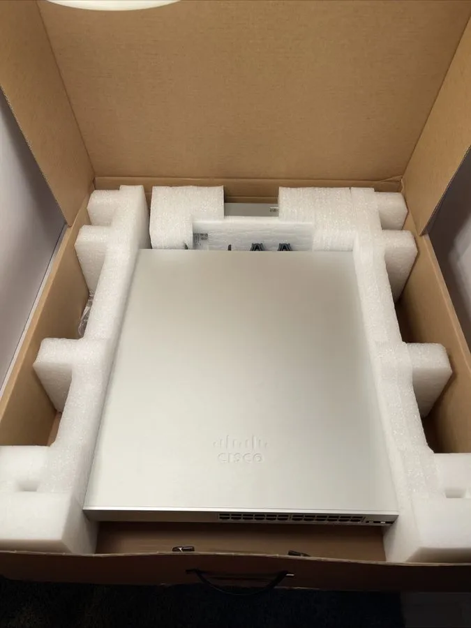 Коммутатор Cisco Meraki MS350-24P-HW 24-Port PoE+ Gigabit Managed Switch w/ Dual