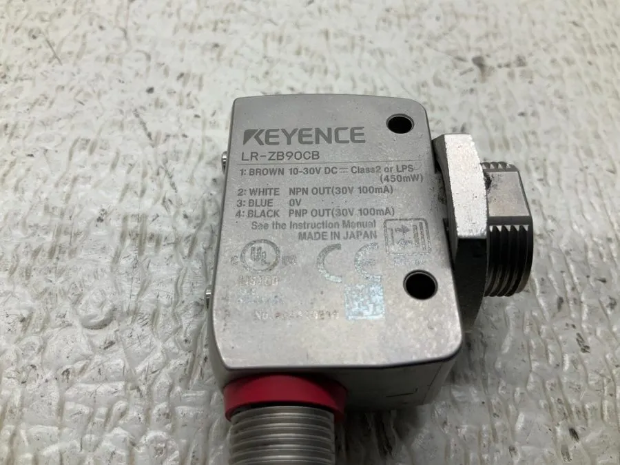 Датчик KEYENCE LR-ZB90CB LASER SENSOR 10-30VDC