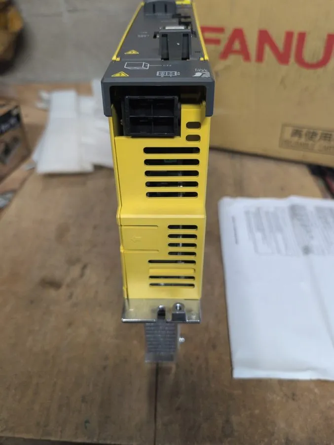 Сервоусилитель A06B-6117-H106 Servo Drive — фото лота 2