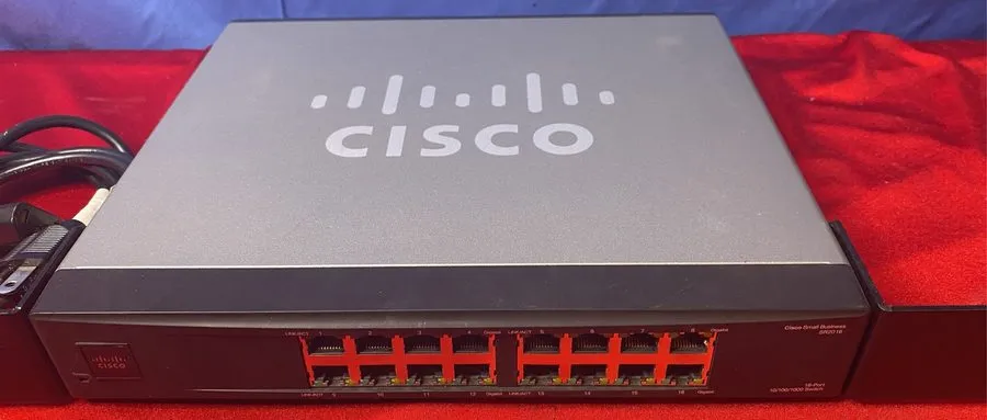 Коммутатор CISCO Linksys SR2016 16-Port 10/100/1000 Gigabit Switch — фото лота 1