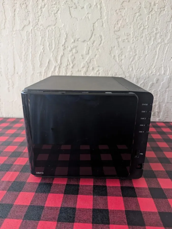 Сетевое хранилище Synology DiskStation DS413 4-Bay NAS Diskless Ethernet USB 3.0 — фото лота 1