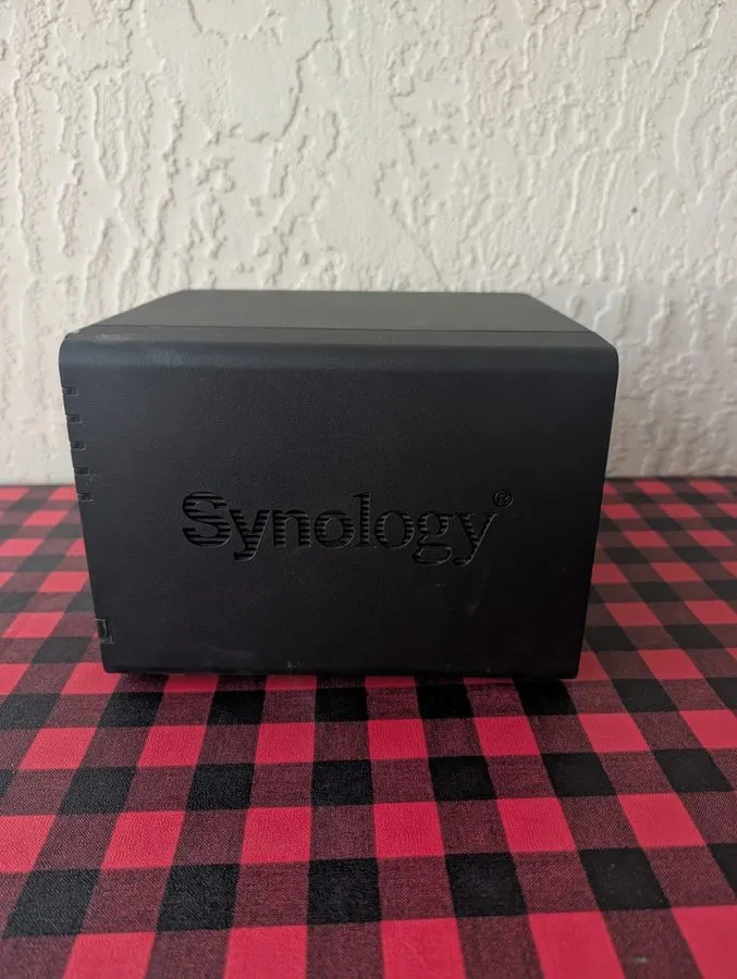 Сетевое хранилище Synology DiskStation DS413 4-Bay NAS Diskless Ethernet USB 3.0 — фото лота 2