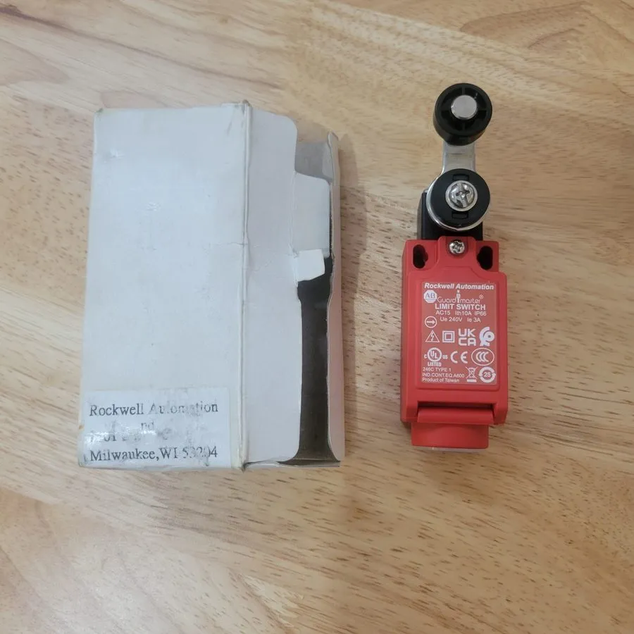 Реле безопасности Allen Bradley AB 440P-CSLB12E Guardmaster Safety Limit Switche
