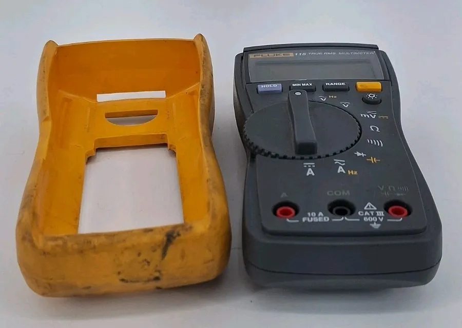 Тестер Fluke 115 True RMS CAT III 600V Multimeter 6000 Count