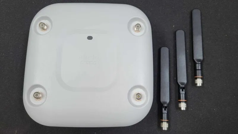 Точка доступа Wi-Fi Cisco AIR-CAP2702E-B-K9 USA STD 802.11ac CAP Access Point