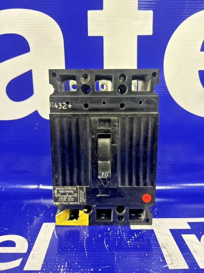 Автоматический выключатель GE TED134070 Circuit Breaker W/ Shunt Trip 70A 3P 480