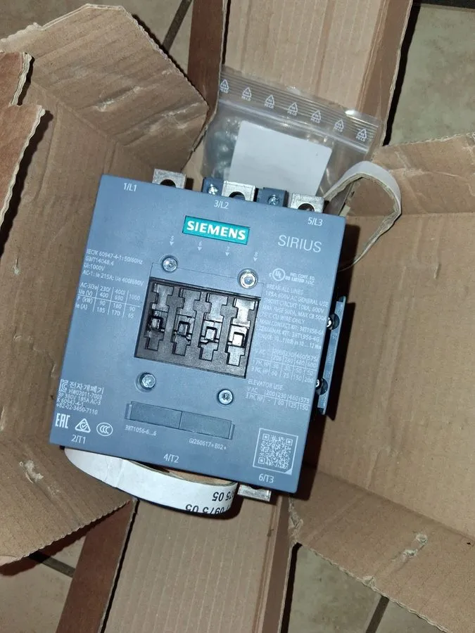 Контактор Siemens SIRIUS Contactor 3RT1056-6AF36 160A 3-Pole 110/127V 2NO/2NC — фото лота 1