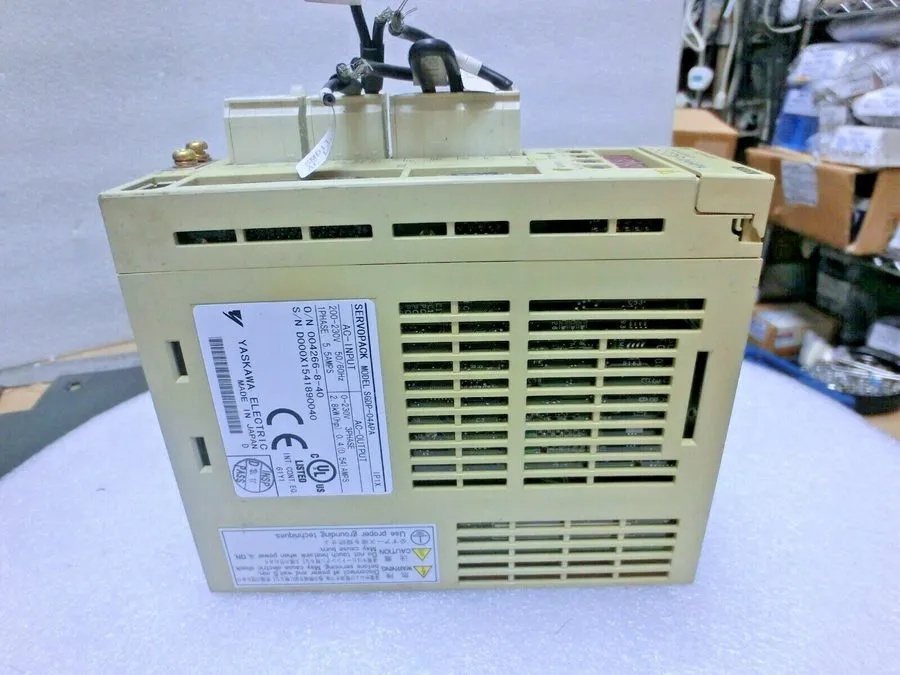 Сервопривод SGDP-04APA YASKAWA SERVOPACK SERVO DRIVE — фото лота 1