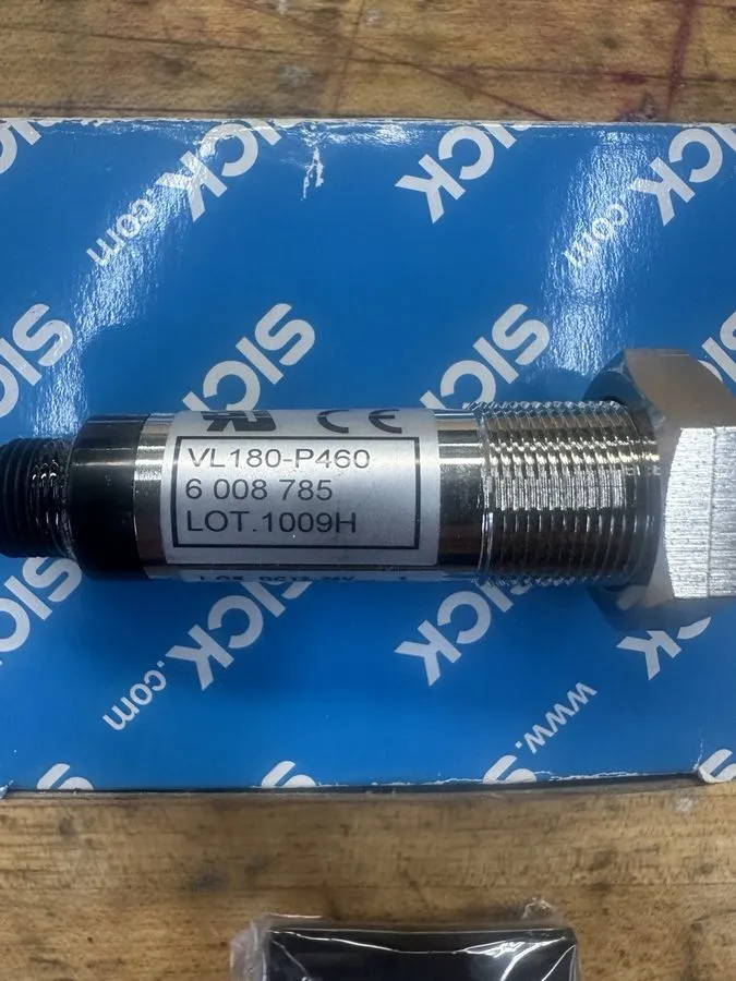 Фотоэлектрический датчик Sick VL180-P460 Optex Cylindrical Photoelectric Sensor 