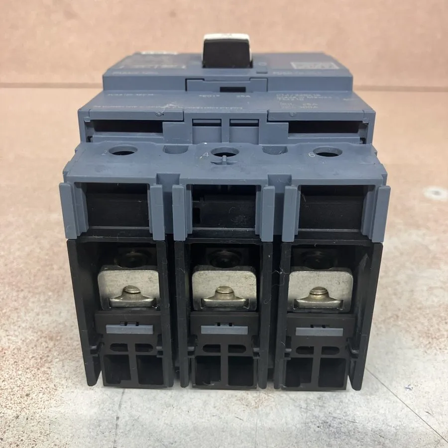 Автоматический выключатель Siemens 3VA4125-4ED34-0AA0 3p 25a 25k Circuit Breaker