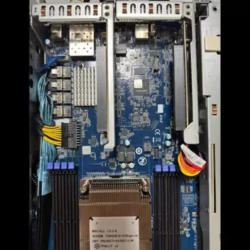 Сервер Gigabyte G292-Z20 2U 8x GPU Server 8x2.5"