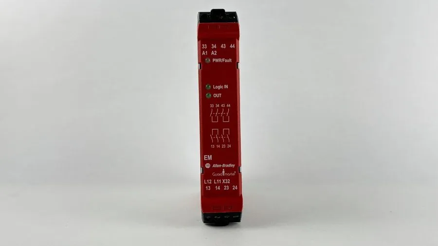Реле безопасности Allen-Bradley Guardmaster GSR EM Safety Relay 440R-EM4R2 Ser A