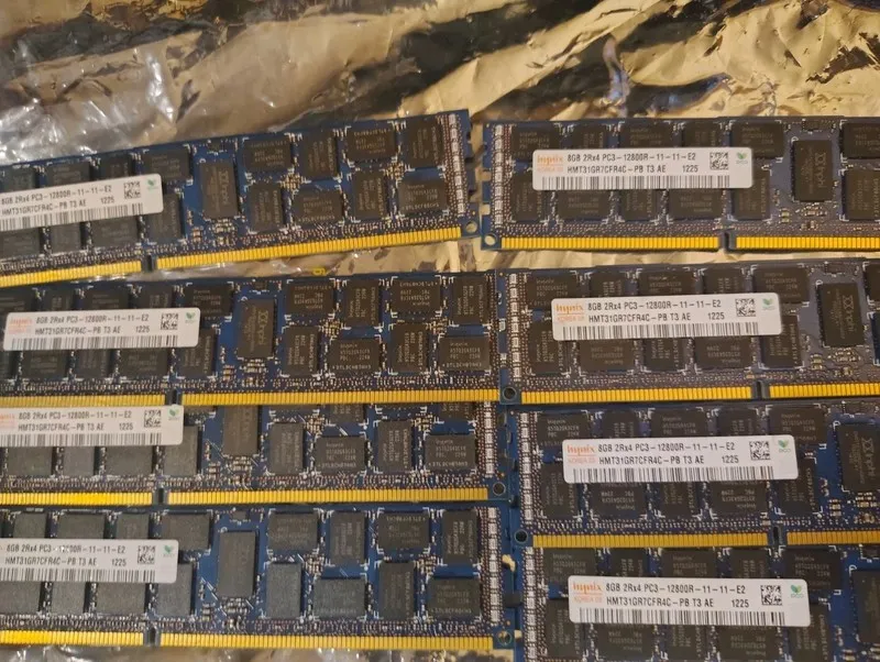Модуль памяти Hynix 8GB (1X8G) 2Rx4 PC3-12800R HMT31GR7CFR4C-PB DDR3 Server RAM