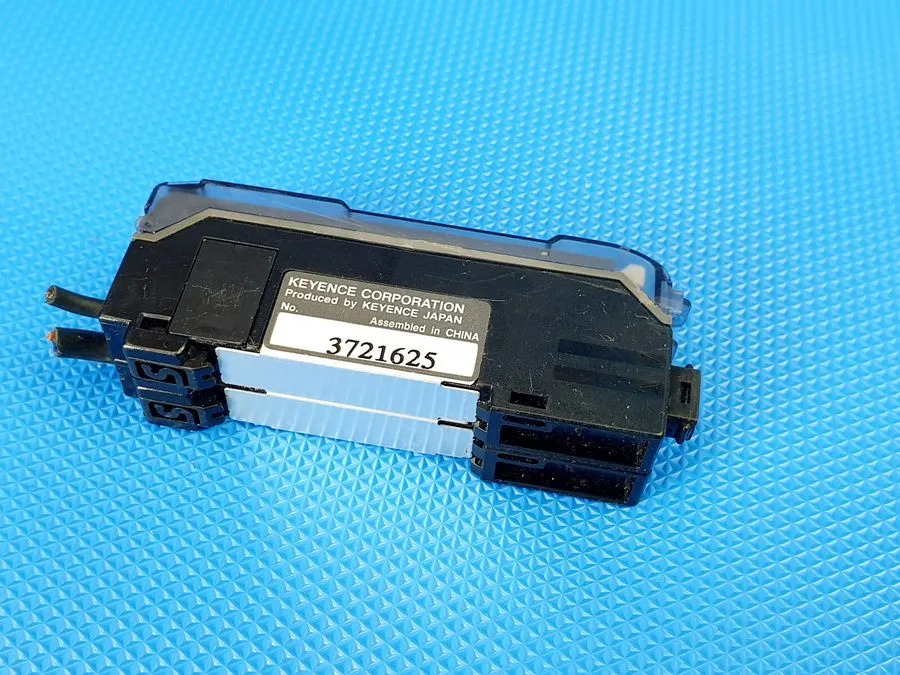 Датчик keyence FS-V21R Fiber Optic Sensor Amplifier