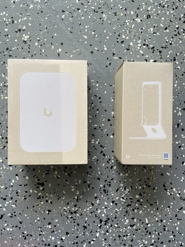 Точка доступа Wi-Fi Ubiquiti UniFi U7-Pro-XG-Wall WiFi 7 Access Point 10GbE PoE+