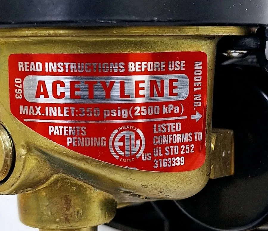 Трубопроводная арматура Victor Model No ESS4JB-15-993 Edge Series Pressure Regul