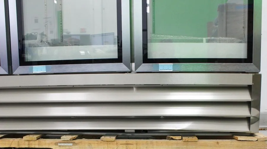 Прибор поиска коммуникаций Norlake Scientific GPR723SSG/0 Triple Glass Door Lab  — фото лота 1