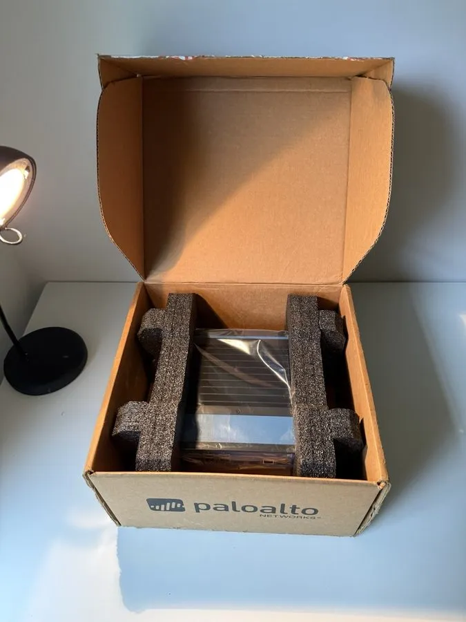 Межсетевой экран Palo Alto PA-220R Rugged Firewall NGFW — фото лота 2