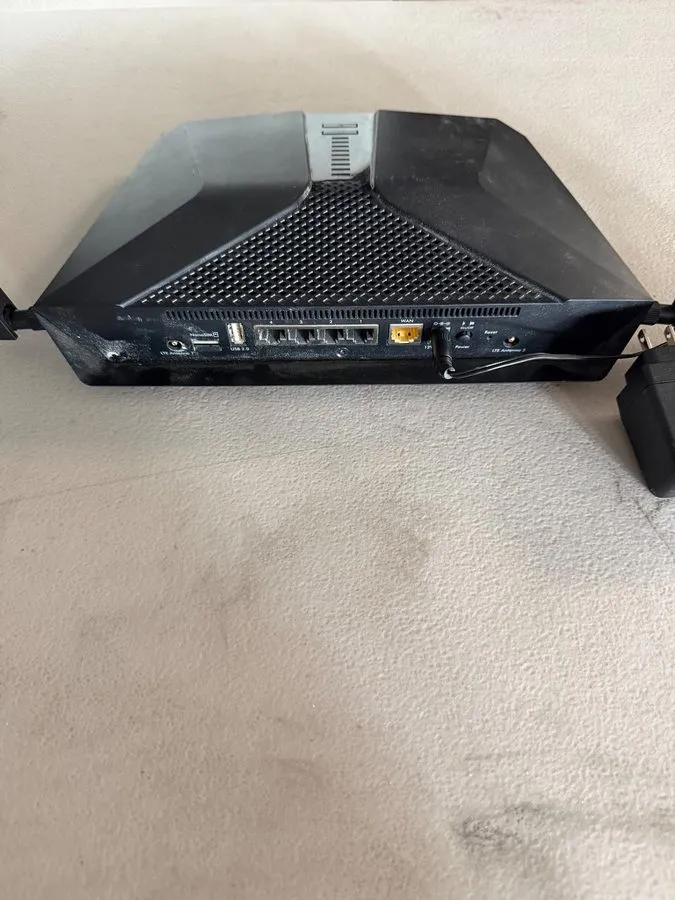 Маршрутизатор Netgear Nighthawk LAX20 Router with WIFI and AT&T Cellular LTE