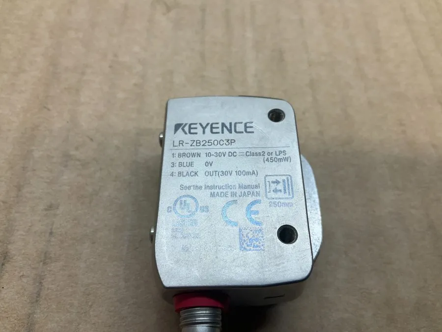 Датчик Keyence LR-ZB250C3P Sensor w/ M8 Connector Sn 250mm