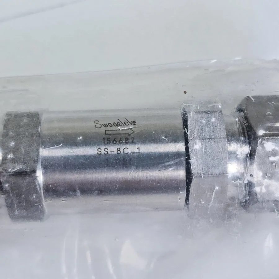 Клапан Swagelok SS-8C-1 1/2" SS check valve, 1 psi cracking pressure