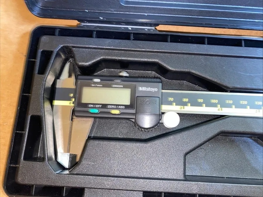 Штангенциркуль Mitutoyo 500-196-30 150mm/6" Absolute Digital Vernier Caliper Jap
